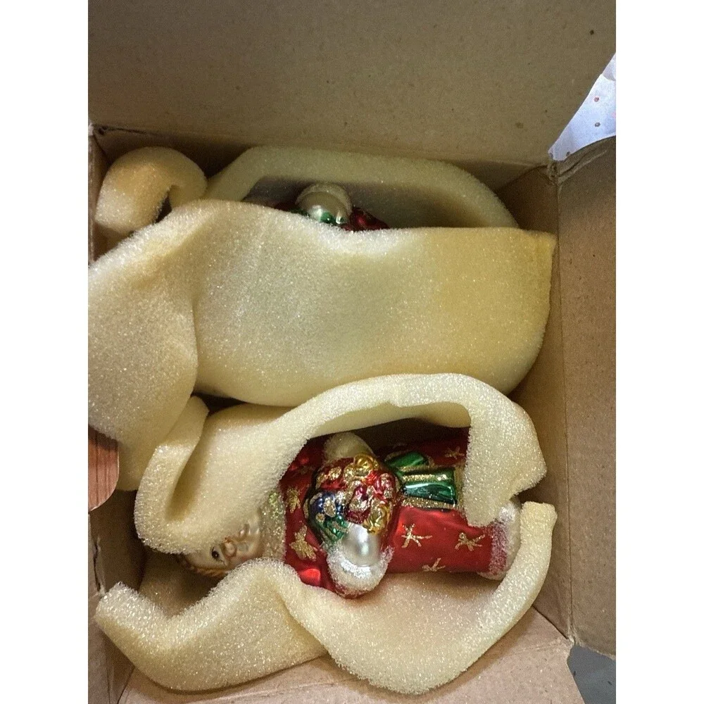 Fingerhut Joys of the Season Glass Santa & Mrs Claus Ornaments Set w Box - Picture 4 of 6